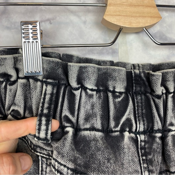 Blank NYC Paperbag Shorts - Picture 2 of 9